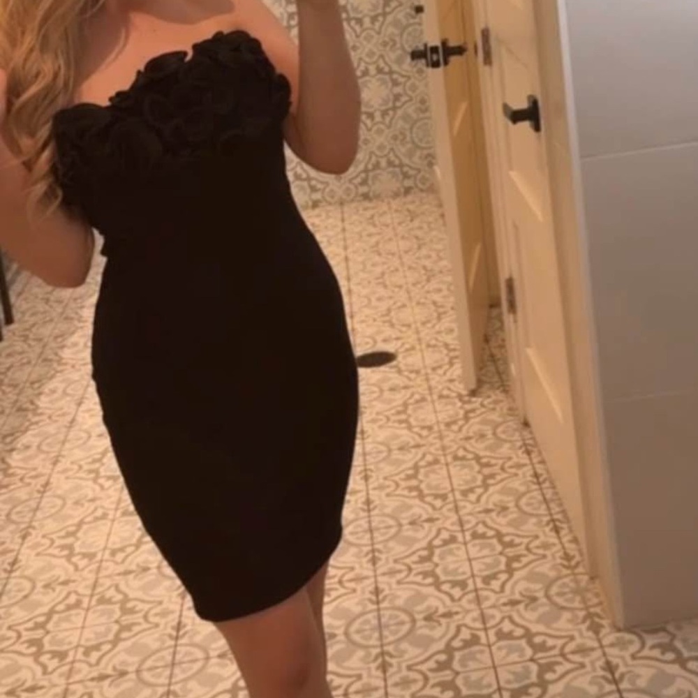 Elegant Black Strapless Dress
